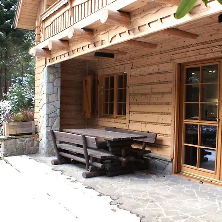 Forest House- Dom Nad Gorskim Potokiem 木屋 Juszczyn